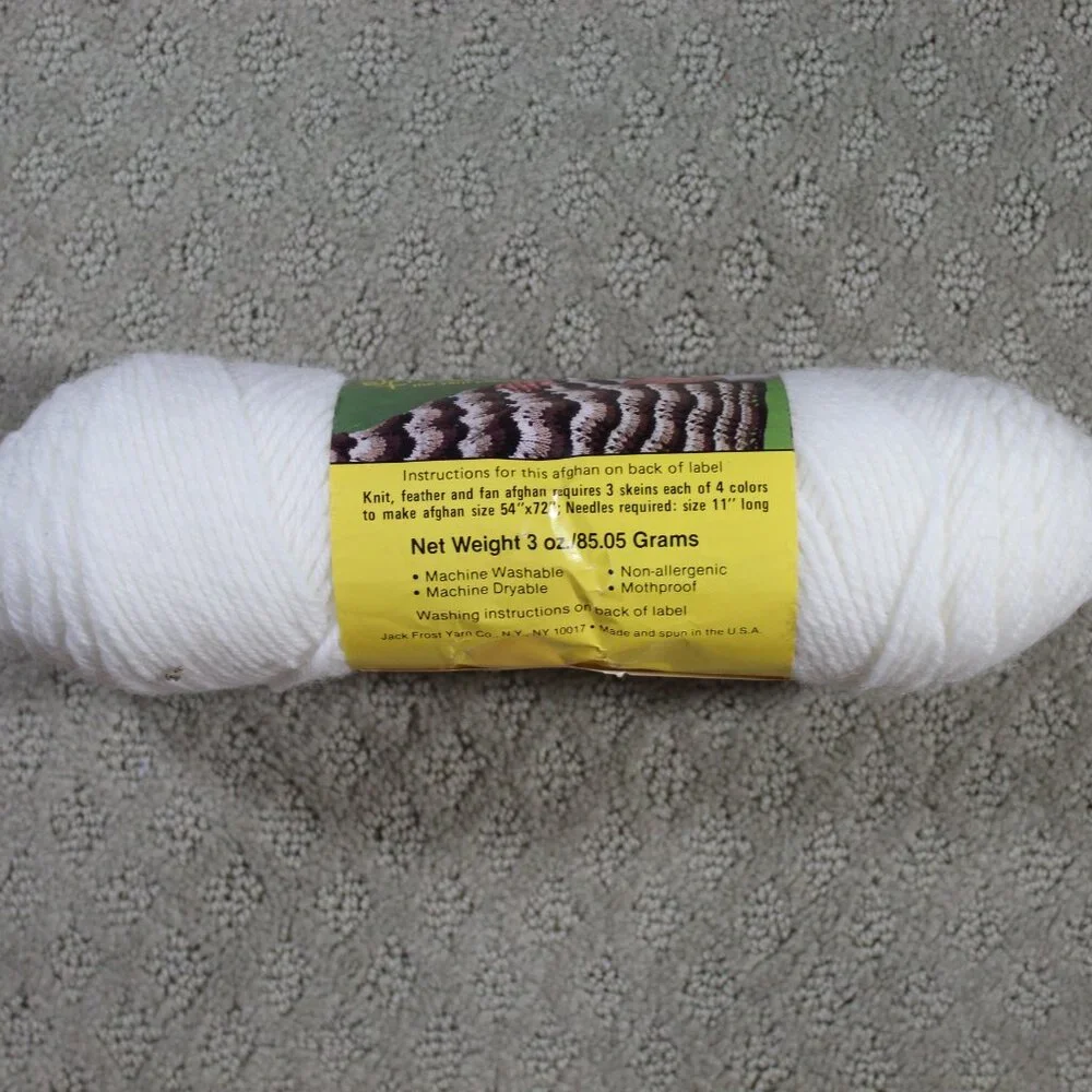 Lot of 4 Skeins Yarn Vintage & Current 100% Acrylic Wintuk Lion Brand Sayelle